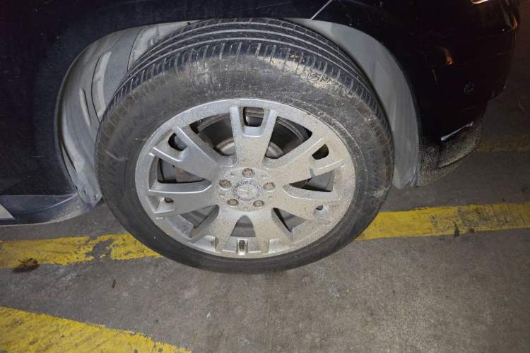 Used Mercedes-Benz GLK-Class 2012 GLK 300 4MATIC Dynamic Edition Right Front Wheel Hub
