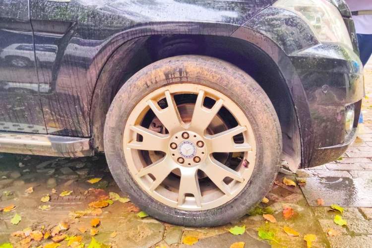 Used Mercedes-Benz GLK-Class 2012 GLK 300 4MATIC Fashion Model Right Front Wheel Hub