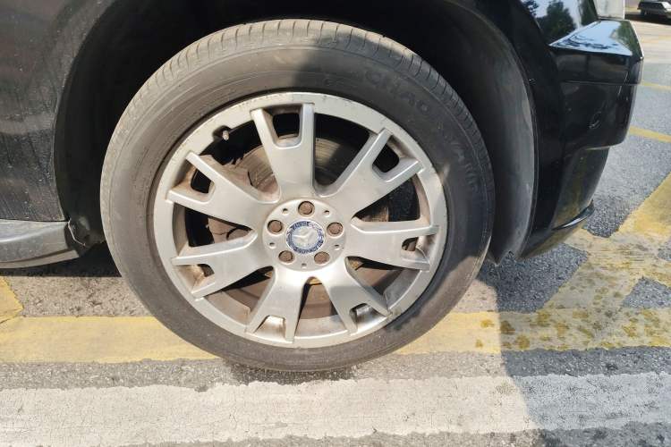 Used Mercedes-Benz GLK-Class 2012 GLK 300 4MATIC Fashion Model Right Front Wheel Hub