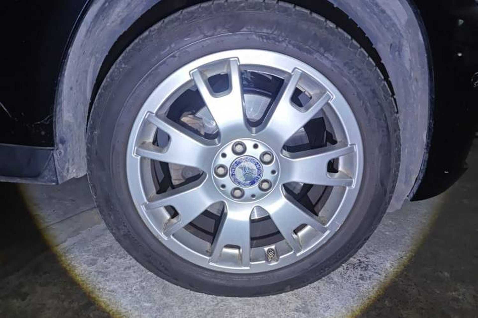 Used Mercedes-Benz GLK-Class 2012 GLK 300 4MATIC Fashion Model Right Front Wheel Hub