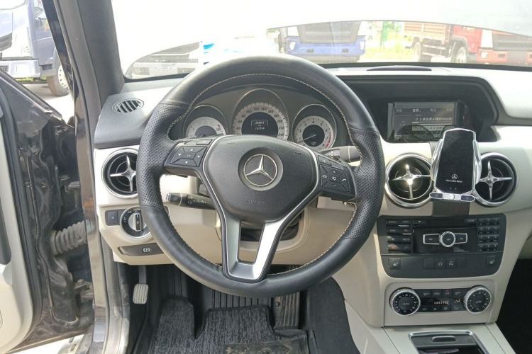Used Mercedes-Benz GLK-Class 2012 GLK 300 4MATIC Dynamic Edition Steering Wheel