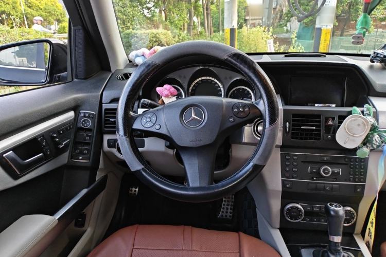 Used Mercedes-Benz GLK-Class 2012 GLK 300 4MATIC Luxury Model Steering Wheel