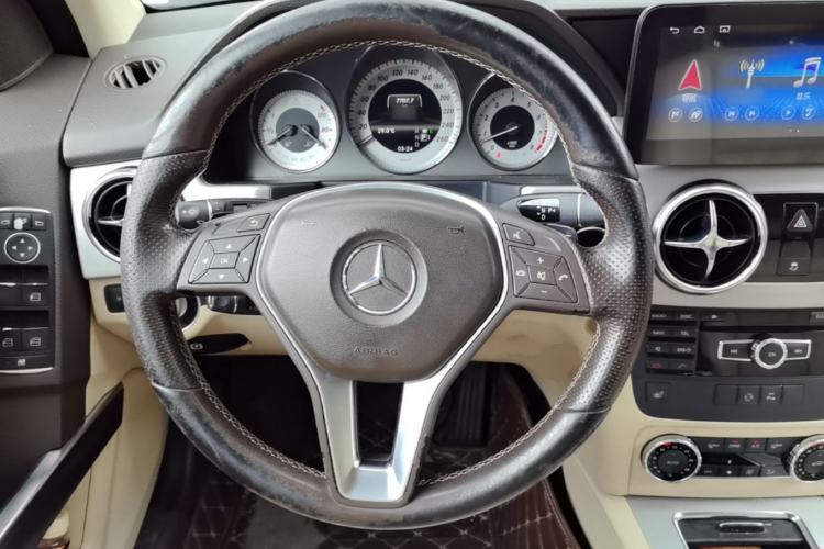 Used Mercedes-Benz GLK-Class 2012 GLK 300 4MATIC Dynamic Edition Steering Wheel