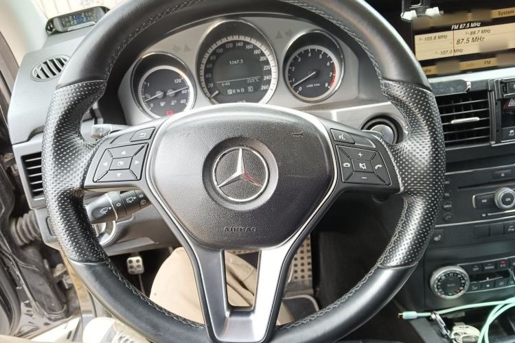 Used Mercedes-Benz GLK-Class 2012 GLK 300 4MATIC Luxury Model Steering Wheel