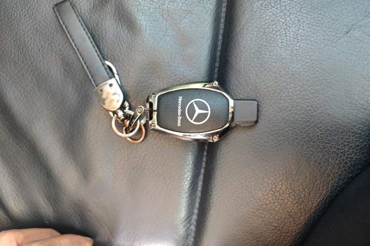 Used Mercedes-Benz GLK-Class 2012 GLK 300 4MATIC Luxury Model Vehicle Key
