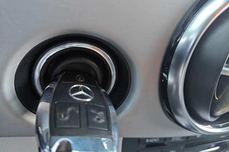 Used Mercedes-Benz GLK-Class 2012 GLK 300 4MATIC Fashion Model Vehicle Key