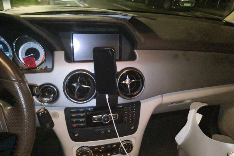 Used Mercedes-Benz GLK-Class 2012 GLK 300 4MATIC Dynamic Edition Audio And AC Panel