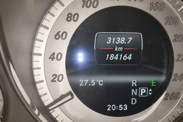 Used Mercedes-Benz GLK-Class 2012 GLK 300 4MATIC Dynamic Edition Odometer Close Up
