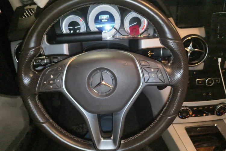 Used Mercedes-Benz GLK-Class 2012 GLK 300 4MATIC Dynamic Edition Steering Wheel