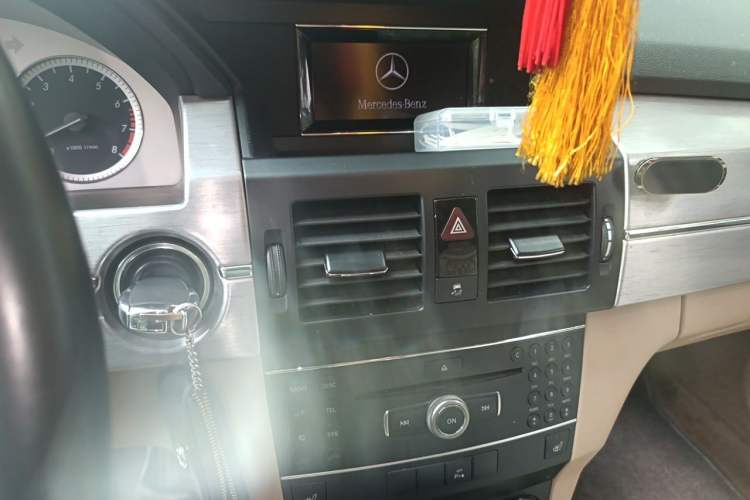 Used Mercedes-Benz GLK-Class 2012 GLK 300 4MATIC Dynamic Edition Audio And AC Panel
