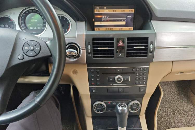 Used Mercedes-Benz GLK-Class 2012 GLK 300 4MATIC Fashion Model Audio And AC Panel
