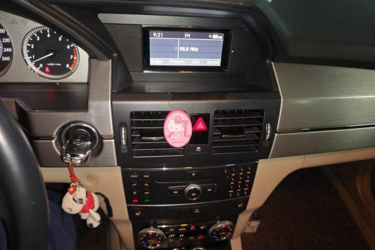 Used Mercedes-Benz GLK-Class 2012 GLK 300 4MATIC Dynamic Edition Audio And AC Panel