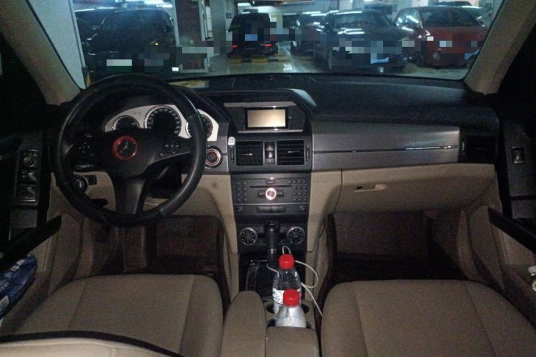 Used Mercedes-Benz GLK-Class 2012 GLK 300 4MATIC Dynamic Edition Center Console