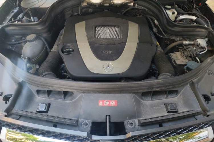 Used Mercedes-Benz GLK-Class 2012 GLK 300 4MATIC Fashion Model Engine Bay