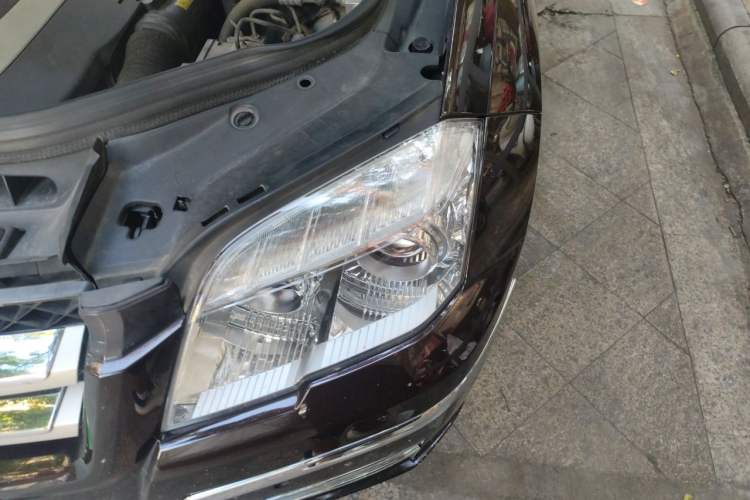 Used Mercedes-Benz GLK-Class 2012 GLK 300 4MATIC Fashion Model Engine Bay Left