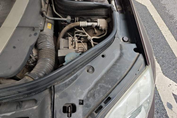 Used Mercedes-Benz GLK-Class 2012 GLK 300 4MATIC Fashion Model Engine Bay Left
