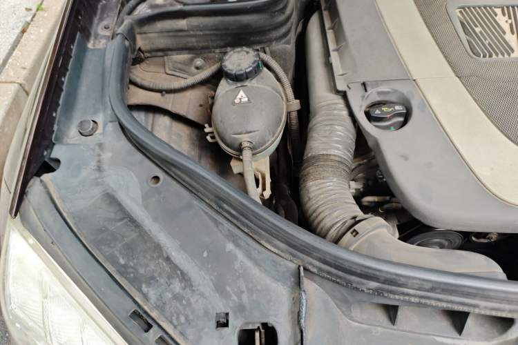 Used Mercedes-Benz GLK-Class 2012 GLK 300 4MATIC Fashion Model Engine Bay Right