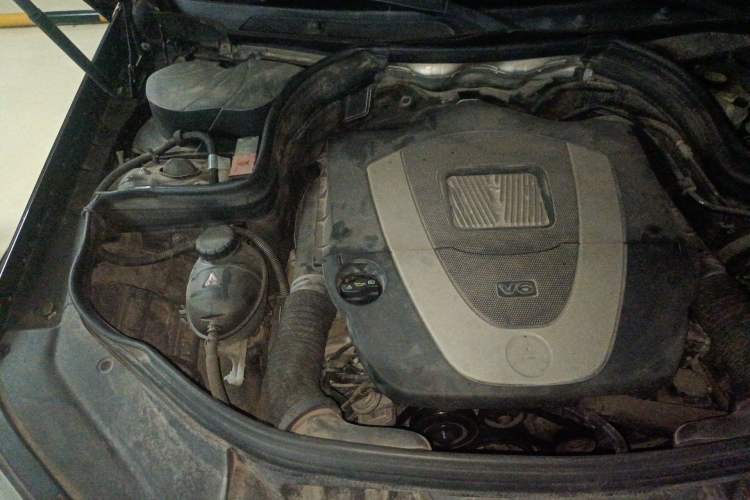 Used Mercedes-Benz GLK-Class 2012 GLK 300 4MATIC Dynamic Edition Engine Bay Right