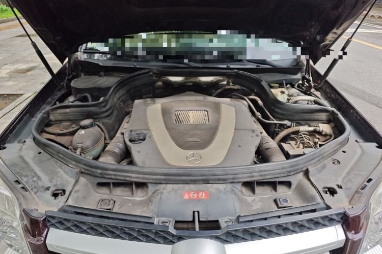 Used Mercedes-Benz GLK-Class 2012 GLK 300 4MATIC Fashion Model Engine Bay