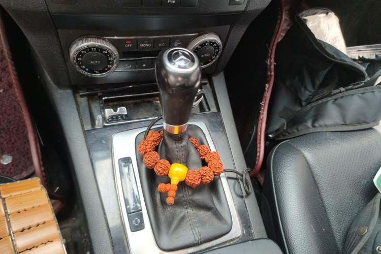 Used Mercedes-Benz GLK-Class 2012 GLK 300 4MATIC Dynamic Edition Gear Lever