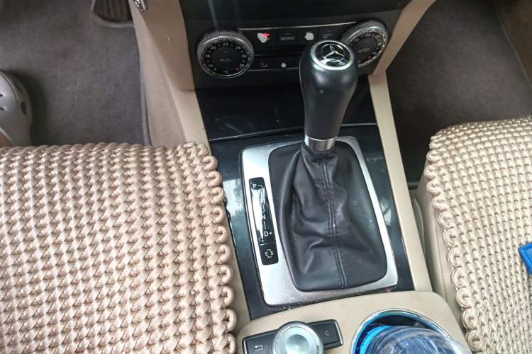 Used Mercedes-Benz GLK-Class 2012 GLK 300 4MATIC Dynamic Edition Gear Lever