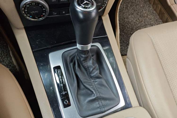 Used Mercedes-Benz GLK-Class 2012 GLK 300 4MATIC Fashion Model Gear Lever