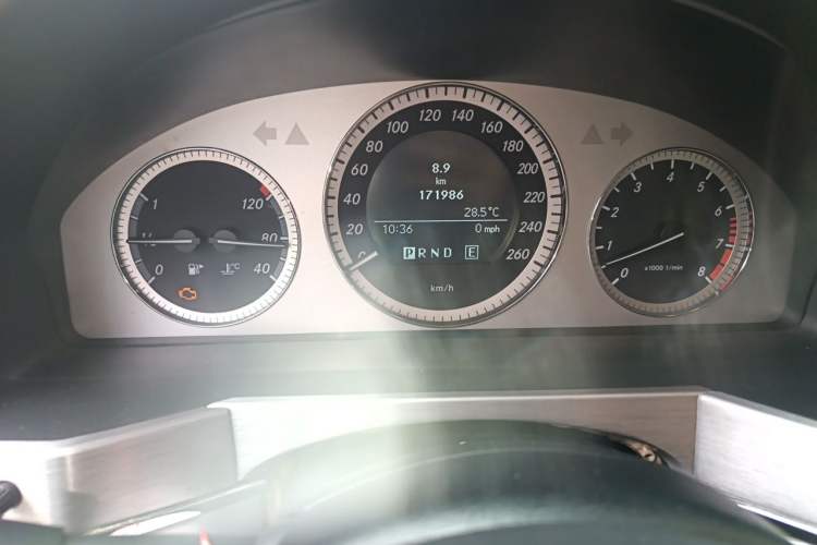 Used Mercedes-Benz GLK-Class 2012 GLK 300 4MATIC Dynamic Edition Odometer Close Up
