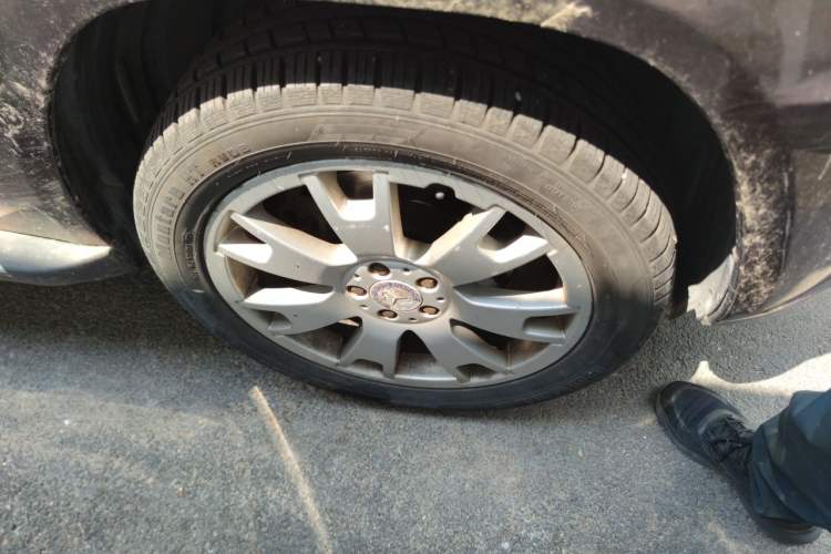 Used Mercedes-Benz GLK-Class 2012 GLK 300 4MATIC Dynamic Edition Right Front Wheel Hub