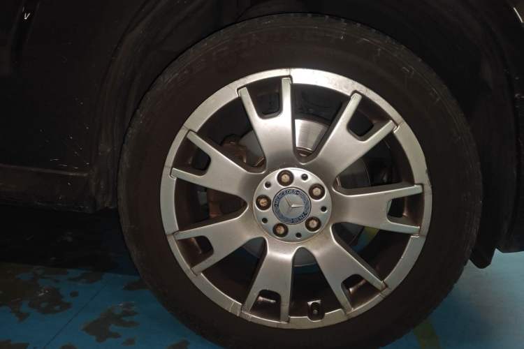 Used Mercedes-Benz GLK-Class 2012 GLK 300 4MATIC Dynamic Edition Right Front Wheel Hub