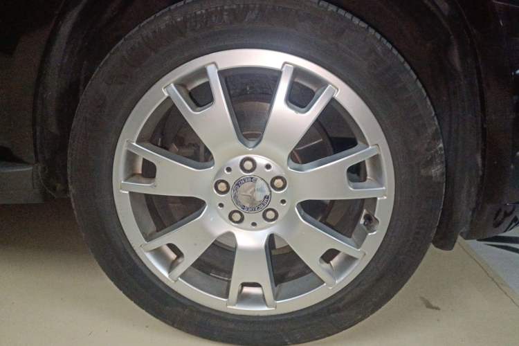 Used Mercedes-Benz GLK-Class 2012 GLK 300 4MATIC Dynamic Edition Right Front Wheel Hub
