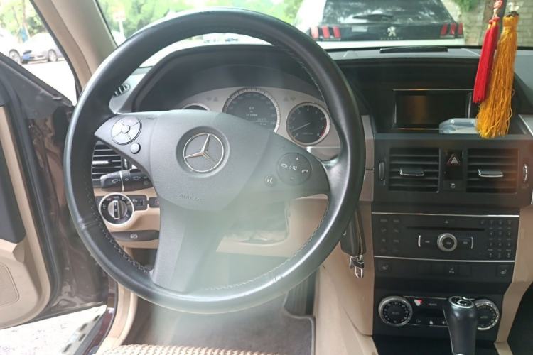 Used Mercedes-Benz GLK-Class 2012 GLK 300 4MATIC Dynamic Edition Steering Wheel