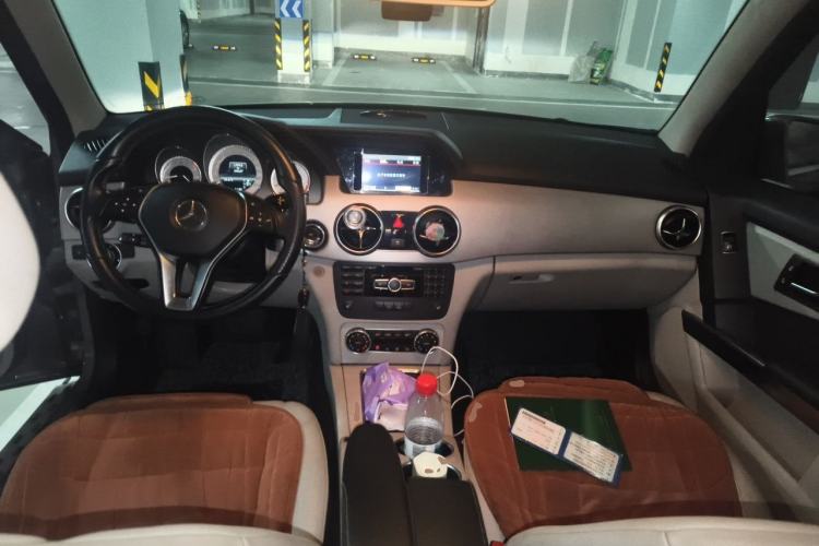 Used Mercedes-Benz GLK-Class 2012 GLK 300 4MATIC Fashion Model Center Console