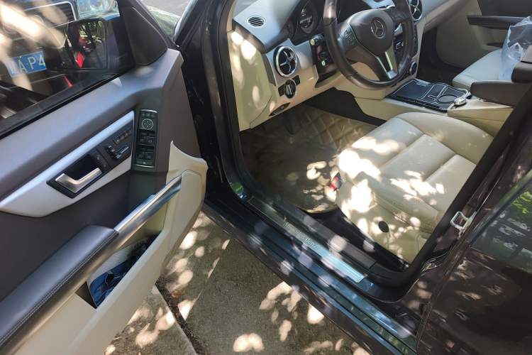 Used Mercedes-Benz GLK-Class 2012 GLK 300 4MATIC Dynamic Edition Driver Seat