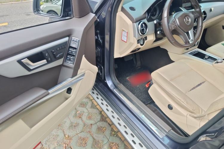 Used Mercedes-Benz GLK-Class 2012 GLK 300 4MATIC Luxury Model Driver Seat