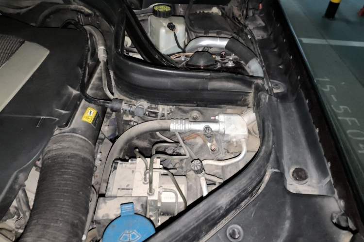 Used Mercedes-Benz GLK-Class 2012 GLK 300 4MATIC Luxury Model Engine Bay Left