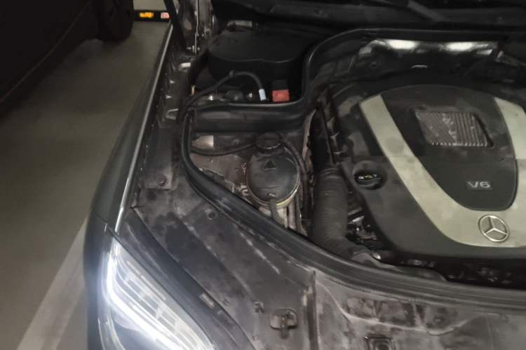 Used Mercedes-Benz GLK-Class 2012 GLK 300 4MATIC Fashion Model Engine Bay Right