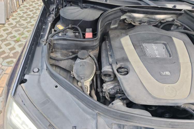 Used Mercedes-Benz GLK-Class 2012 GLK 300 4MATIC Luxury Model Engine Bay Right
