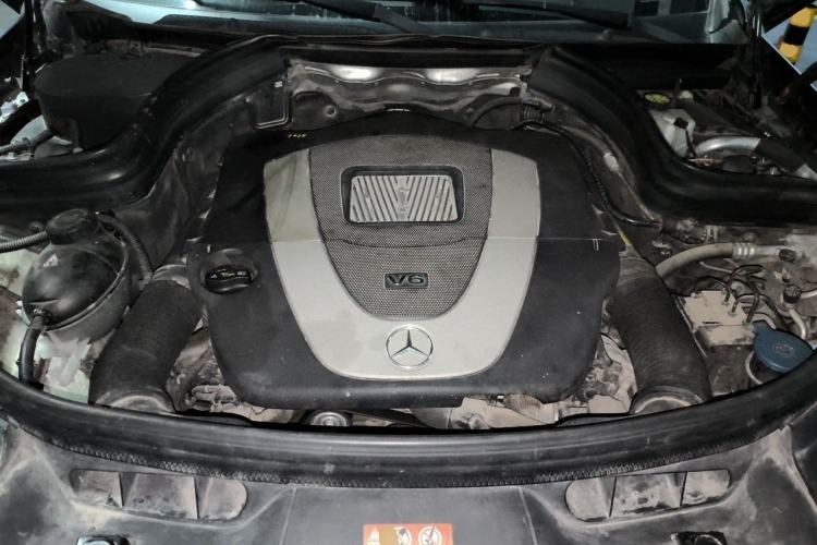 Used Mercedes-Benz GLK-Class 2012 GLK 300 4MATIC Luxury Model Engine Bay