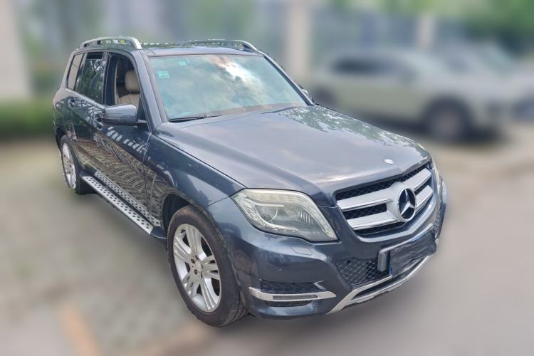 Used Mercedes-Benz GLK-Class 2012 GLK 300 4MATIC Luxury Model Front Right 45 Deg