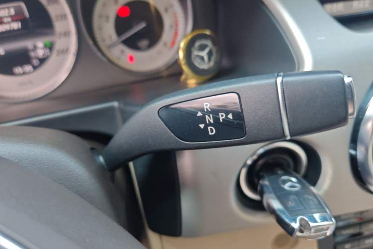 Used Mercedes-Benz GLK-Class 2012 GLK 300 4MATIC Luxury Model Gear Lever