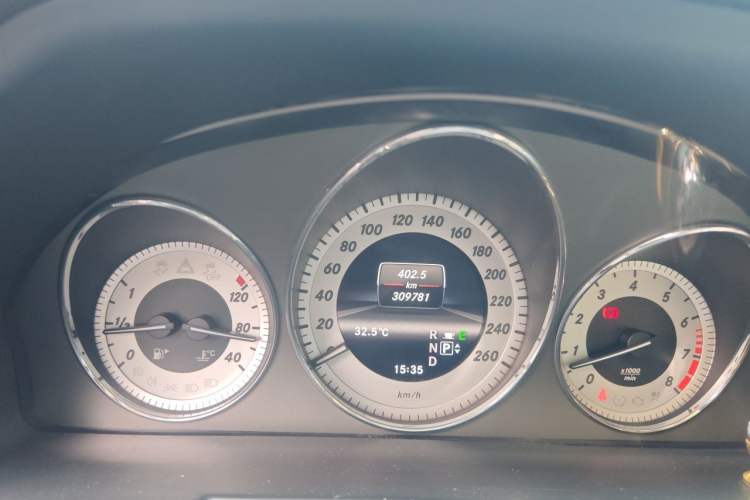 Used Mercedes-Benz GLK-Class 2012 GLK 300 4MATIC Luxury Model Instrument Cluster