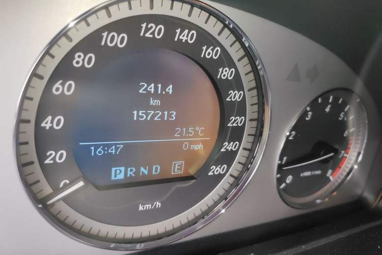 Used Mercedes-Benz GLK-Class 2012 GLK 300 4MATIC Dynamic Edition Odometer Close Up