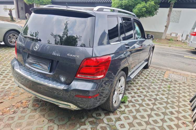 Used Mercedes-Benz GLK-Class 2012 GLK 300 4MATIC Luxury Model Rear Right 45 Deg
