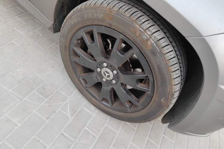 Used Mercedes-Benz GLK-Class 2012 GLK 300 4MATIC Dynamic Edition Right Front Wheel Hub