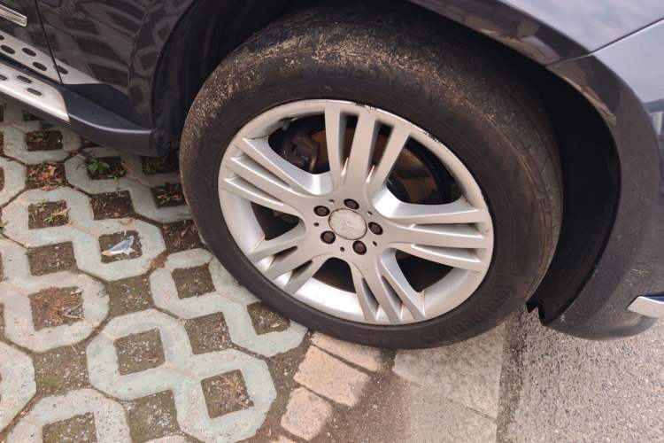 Used Mercedes-Benz GLK-Class 2012 GLK 300 4MATIC Luxury Model Right Front Wheel Hub