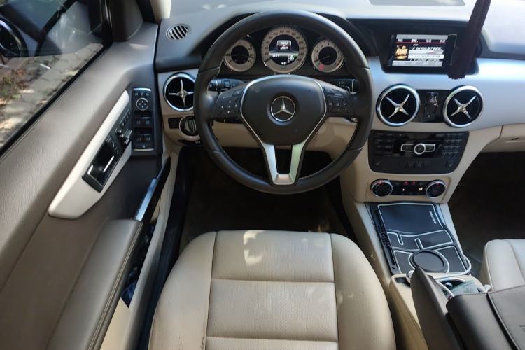 Used Mercedes-Benz GLK-Class 2012 GLK 300 4MATIC Dynamic Edition Steering Wheel