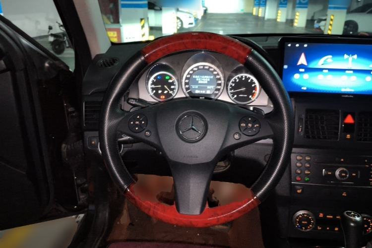 Used Mercedes-Benz GLK-Class 2012 GLK 300 4MATIC Luxury Model Steering Wheel