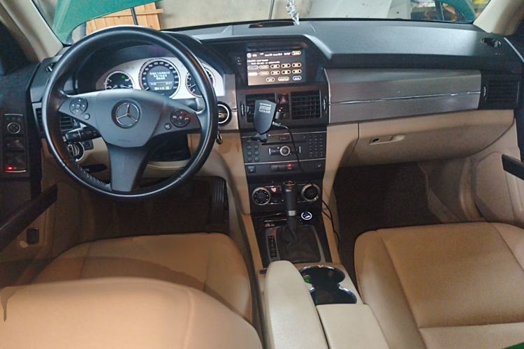 Used Mercedes-Benz GLK-Class 2012 GLK 300 4MATIC Fashion Model Center Console