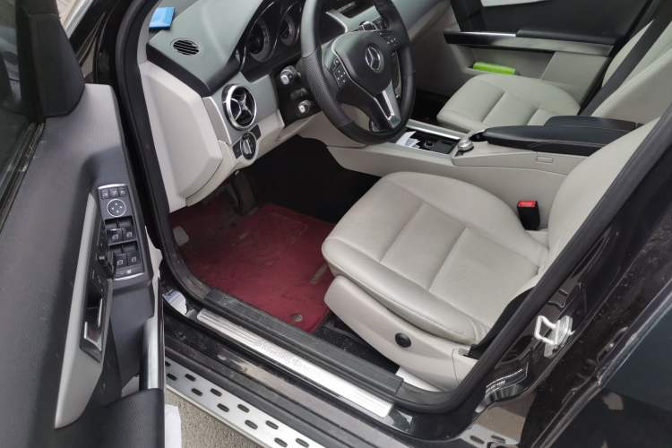 Used Mercedes-Benz GLK-Class 2012 GLK 300 4MATIC Fashion Model Driver Seat
