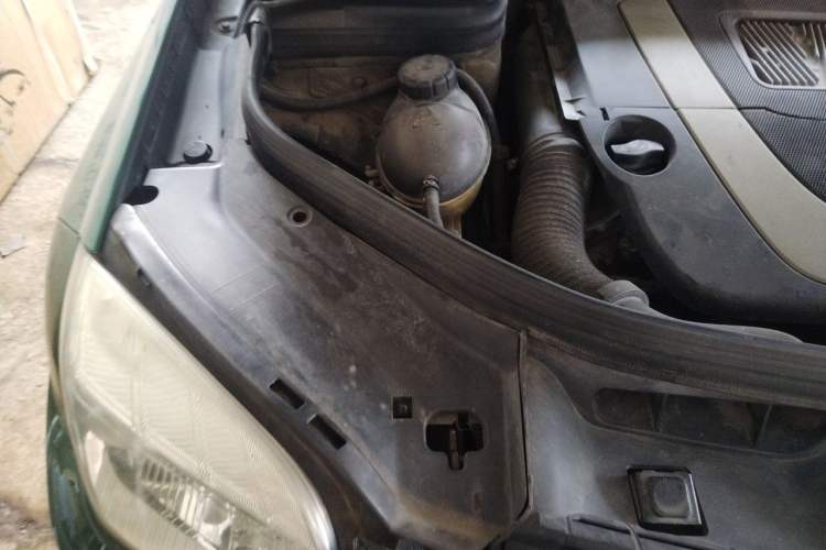 Used Mercedes-Benz GLK-Class 2012 GLK 300 4MATIC Fashion Model Engine Bay Right